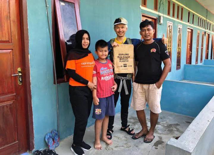 Raja Ampat Sandy Guest House Saonek Exterior photo